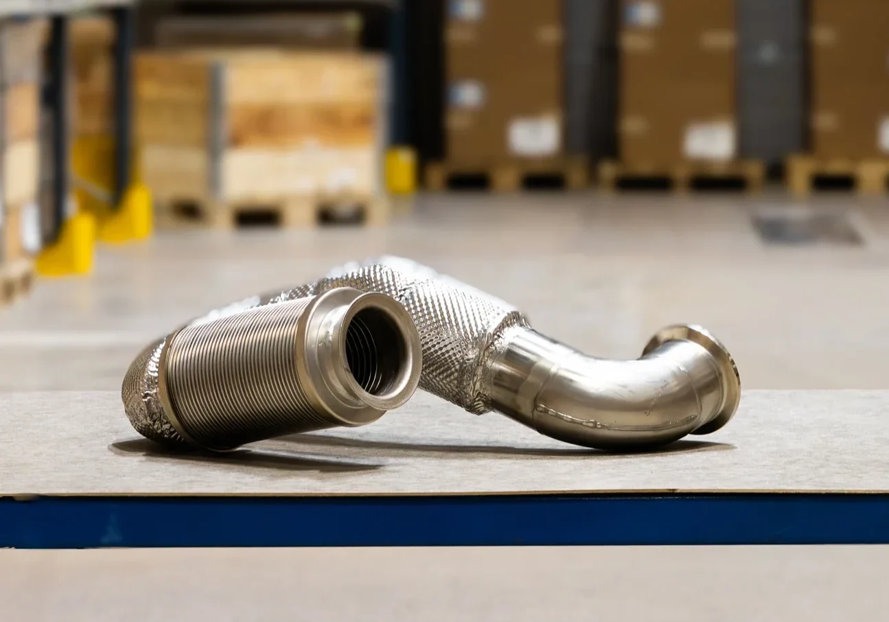 Insulated exhaust pipe with GTH hose 1